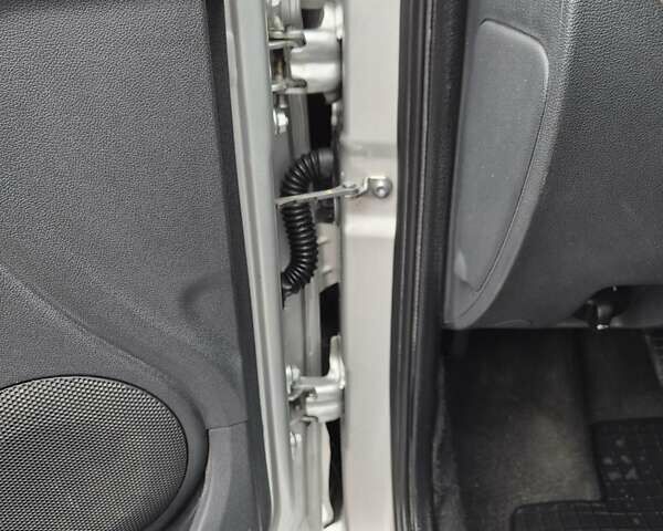 Серый Дачия Logan MCV, объемом двигателя 0 л и пробегом 182 тыс. км за 6950 $, фото 58 на Automoto.ua