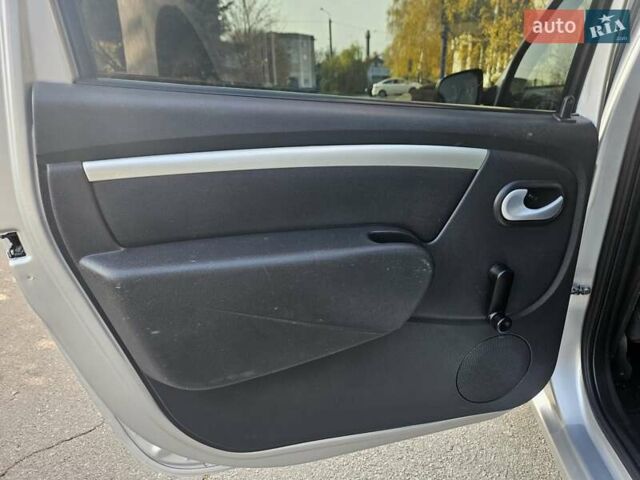 Серый Дачия Logan MCV, объемом двигателя 1.6 л и пробегом 196 тыс. км за 5850 $, фото 50 на Automoto.ua