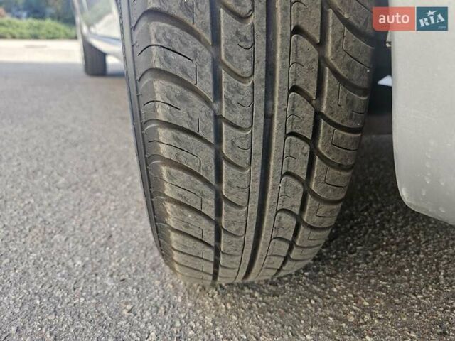 Серый Дачия Logan MCV, объемом двигателя 1.6 л и пробегом 196 тыс. км за 5850 $, фото 22 на Automoto.ua