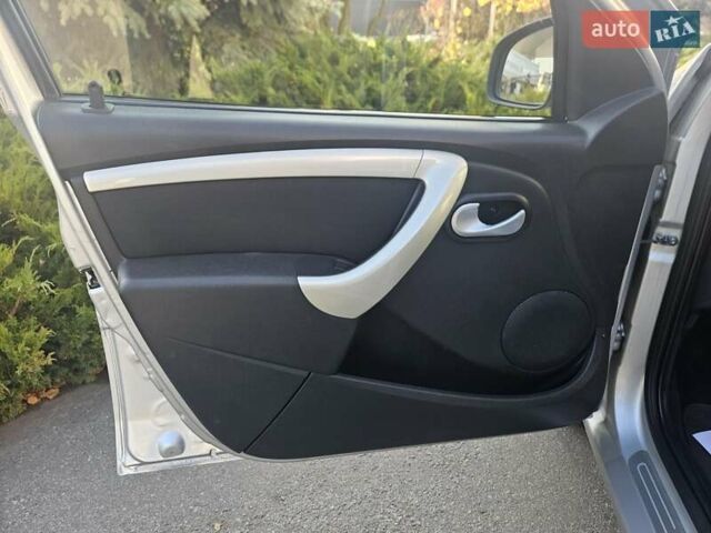 Серый Дачия Logan MCV, объемом двигателя 1.6 л и пробегом 196 тыс. км за 5850 $, фото 72 на Automoto.ua