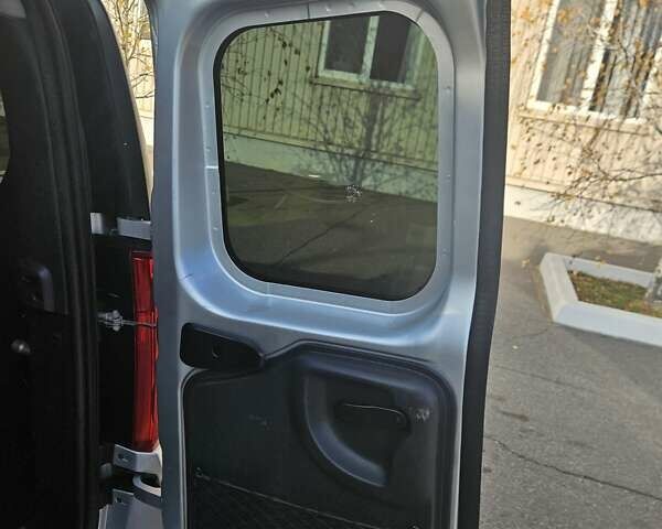 Серый Дачия Logan MCV, объемом двигателя 1.6 л и пробегом 196 тыс. км за 5850 $, фото 39 на Automoto.ua