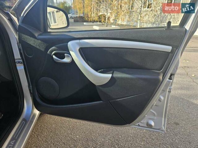 Серый Дачия Logan MCV, объемом двигателя 1.6 л и пробегом 196 тыс. км за 5850 $, фото 64 на Automoto.ua