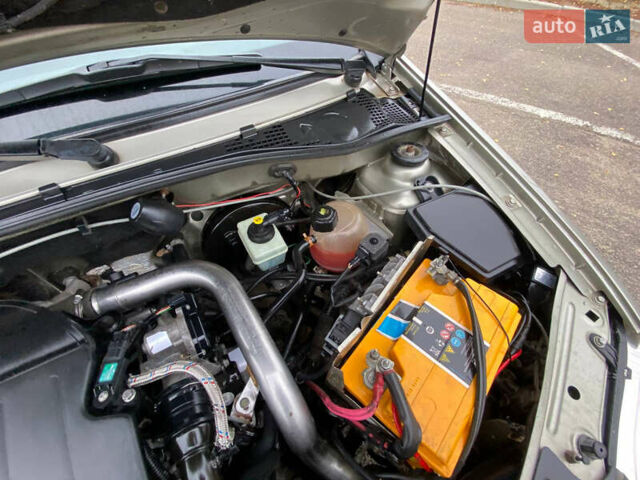 Серый Дачия Logan MCV, объемом двигателя 1.5 л и пробегом 192 тыс. км за 6500 $, фото 43 на Automoto.ua