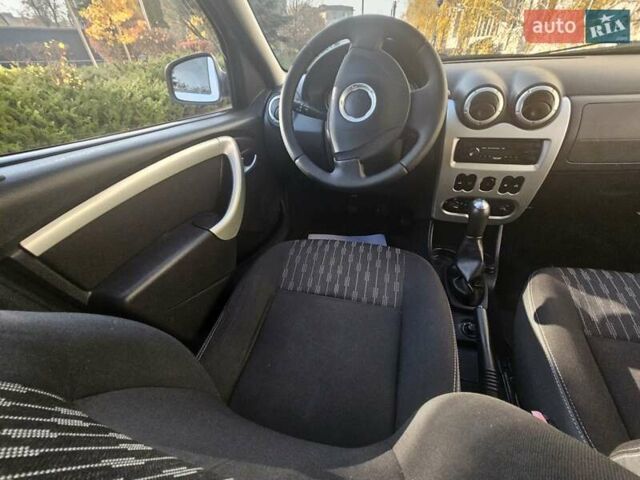 Серый Дачия Logan MCV, объемом двигателя 1.6 л и пробегом 196 тыс. км за 5850 $, фото 60 на Automoto.ua