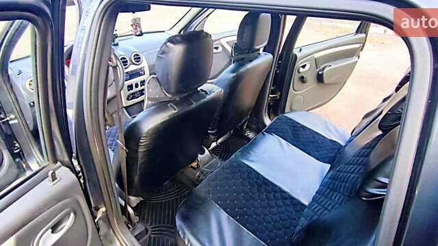 Серый Дачия Logan MCV, объемом двигателя 1.6 л и пробегом 224 тыс. км за 6800 $, фото 15 на Automoto.ua