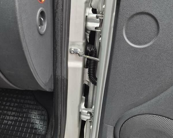 Серый Дачия Logan MCV, объемом двигателя 0 л и пробегом 182 тыс. км за 6950 $, фото 85 на Automoto.ua