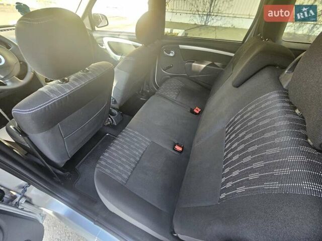 Серый Дачия Logan MCV, объемом двигателя 1.6 л и пробегом 196 тыс. км за 5850 $, фото 53 на Automoto.ua