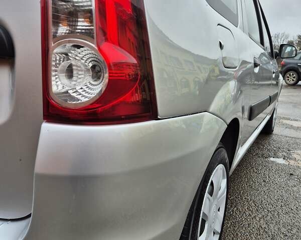 Серый Дачия Logan MCV, объемом двигателя 0 л и пробегом 182 тыс. км за 6950 $, фото 48 на Automoto.ua