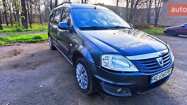 Серый Дачия Logan MCV, объемом двигателя 1.6 л и пробегом 224 тыс. км за 6800 $, фото 1 на Automoto.ua