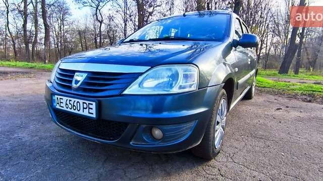 Серый Дачия Logan MCV, объемом двигателя 1.6 л и пробегом 224 тыс. км за 6800 $, фото 5 на Automoto.ua