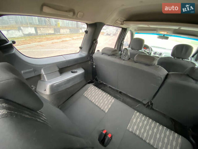 Серый Дачия Logan MCV, объемом двигателя 1.5 л и пробегом 192 тыс. км за 6500 $, фото 37 на Automoto.ua