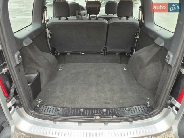 Серый Дачия Logan MCV, объемом двигателя 0 л и пробегом 182 тыс. км за 6950 $, фото 73 на Automoto.ua