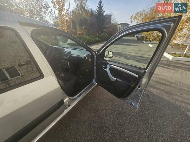 Серый Дачия Logan MCV, объемом двигателя 1.6 л и пробегом 196 тыс. км за 5850 $, фото 63 на Automoto.ua