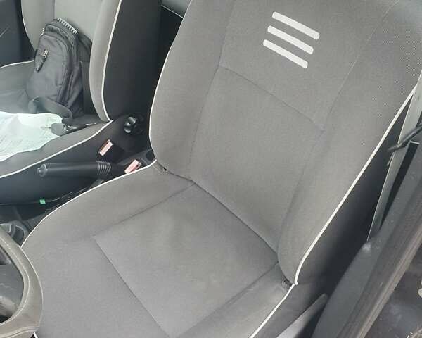 Сірий Дачія Logan MCV, об'ємом двигуна 1.6 л та пробігом 150 тис. км за 6600 $, фото 21 на Automoto.ua