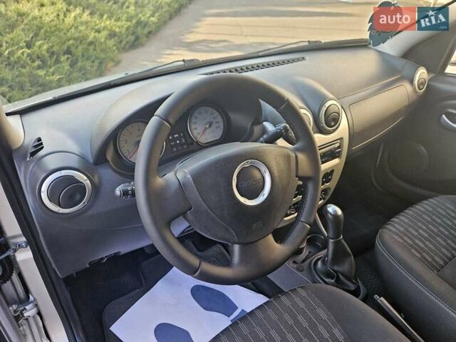 Серый Дачия Logan MCV, объемом двигателя 1.6 л и пробегом 196 тыс. км за 5850 $, фото 74 на Automoto.ua