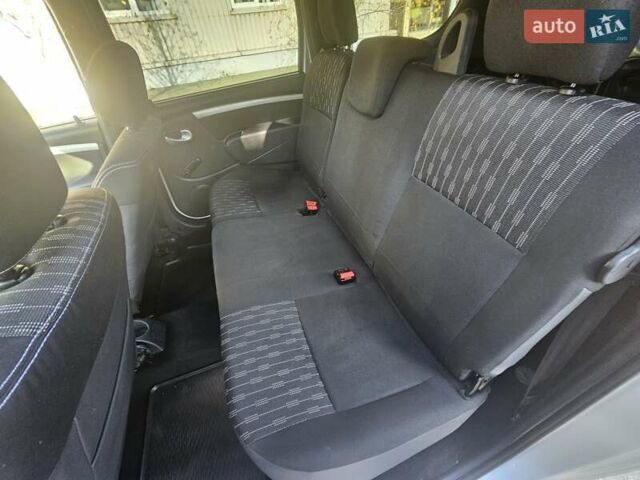 Серый Дачия Logan MCV, объемом двигателя 1.6 л и пробегом 196 тыс. км за 5850 $, фото 54 на Automoto.ua