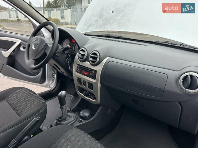 Серый Дачия Logan MCV, объемом двигателя 1.6 л и пробегом 138 тыс. км за 6999 $, фото 59 на Automoto.ua