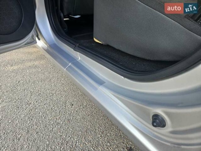 Серый Дачия Logan MCV, объемом двигателя 1.6 л и пробегом 196 тыс. км за 5850 $, фото 52 на Automoto.ua