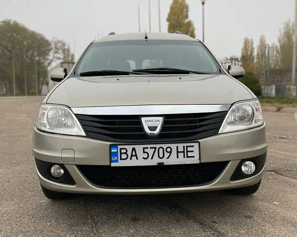 Серый Дачия Logan MCV, объемом двигателя 1.5 л и пробегом 192 тыс. км за 6500 $, фото 2 на Automoto.ua