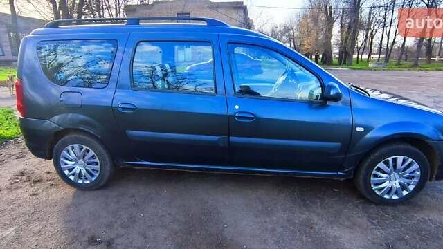 Серый Дачия Logan MCV, объемом двигателя 1.6 л и пробегом 224 тыс. км за 6800 $, фото 3 на Automoto.ua