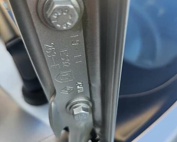 Серый Дачия Logan MCV, объемом двигателя 1.6 л и пробегом 196 тыс. км за 5850 $, фото 89 на Automoto.ua