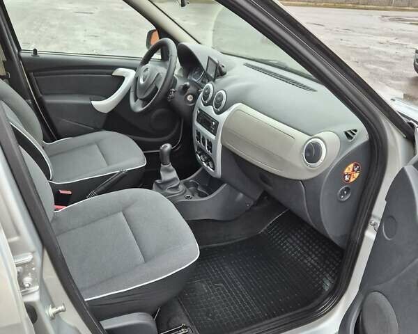 Серый Дачия Logan MCV, объемом двигателя 0 л и пробегом 182 тыс. км за 6950 $, фото 83 на Automoto.ua