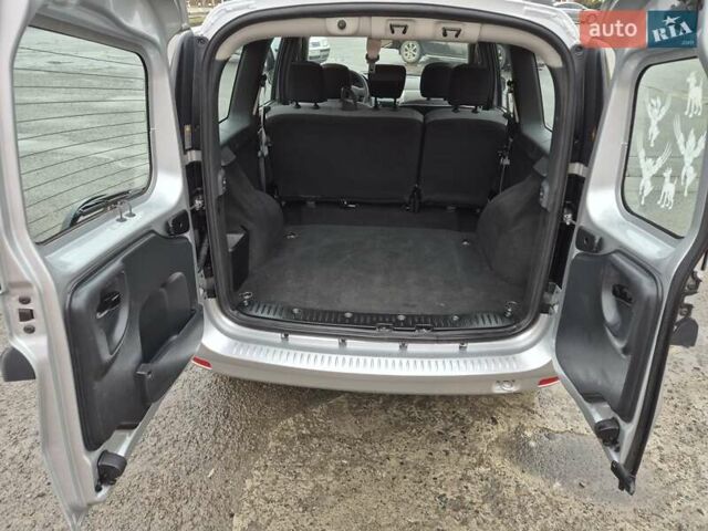 Серый Дачия Logan MCV, объемом двигателя 0 л и пробегом 182 тыс. км за 6950 $, фото 72 на Automoto.ua