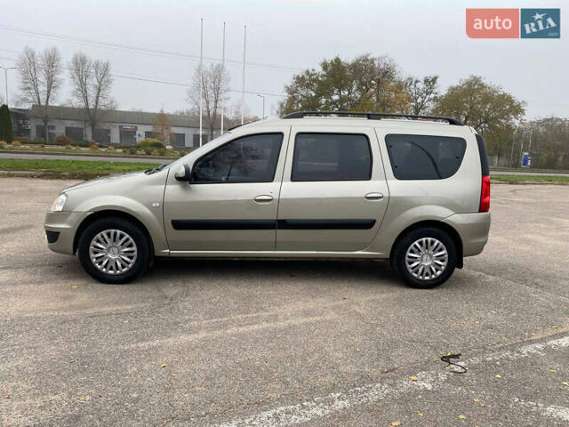 Серый Дачия Logan MCV, объемом двигателя 1.5 л и пробегом 192 тыс. км за 6500 $, фото 4 на Automoto.ua