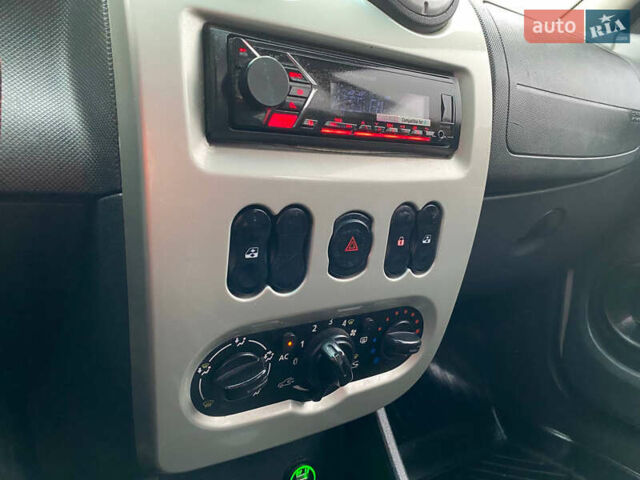 Серый Дачия Logan MCV, объемом двигателя 1.5 л и пробегом 192 тыс. км за 6500 $, фото 14 на Automoto.ua