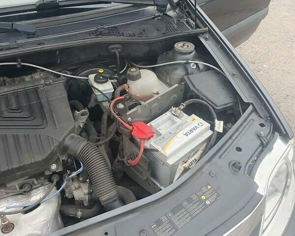 Сірий Дачія Logan MCV, об'ємом двигуна 1.6 л та пробігом 150 тис. км за 6600 $, фото 34 на Automoto.ua