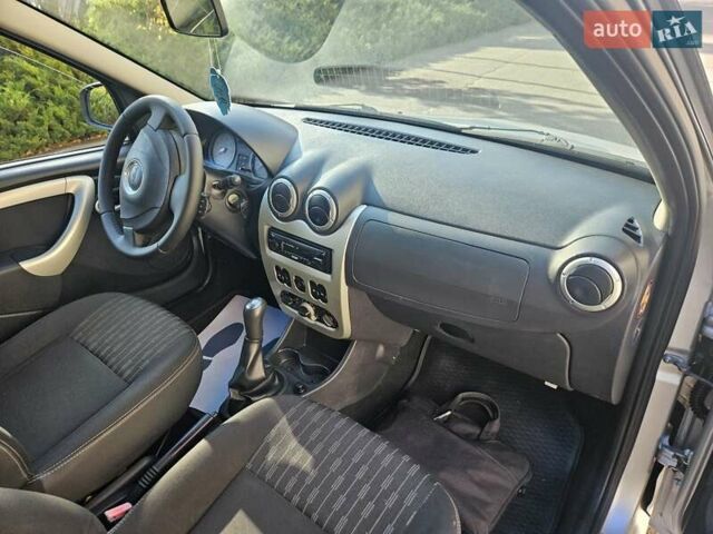 Серый Дачия Logan MCV, объемом двигателя 1.6 л и пробегом 196 тыс. км за 5850 $, фото 69 на Automoto.ua