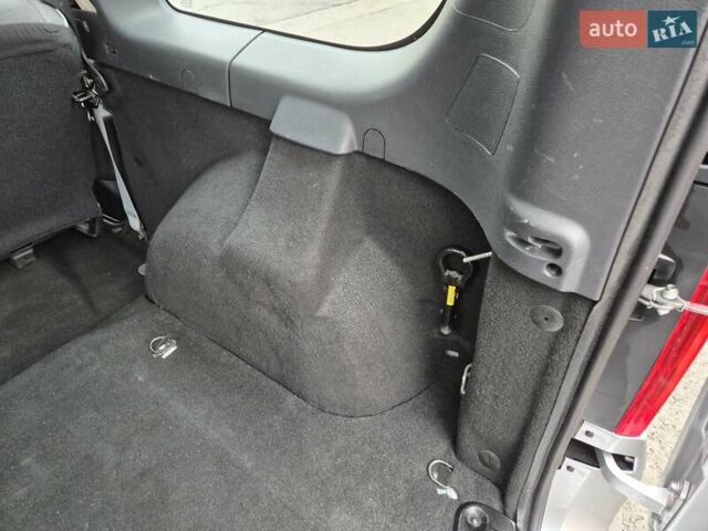 Серый Дачия Logan MCV, объемом двигателя 0 л и пробегом 182 тыс. км за 6950 $, фото 75 на Automoto.ua