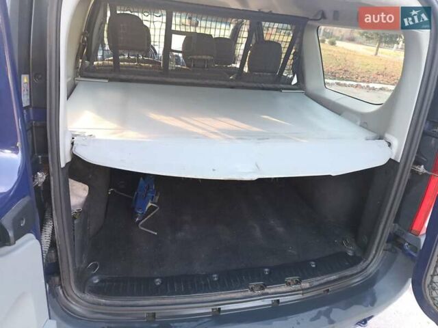 Синій Дачія Logan MCV, об'ємом двигуна 1.5 л та пробігом 180 тис. км за 4000 $, фото 1 на Automoto.ua