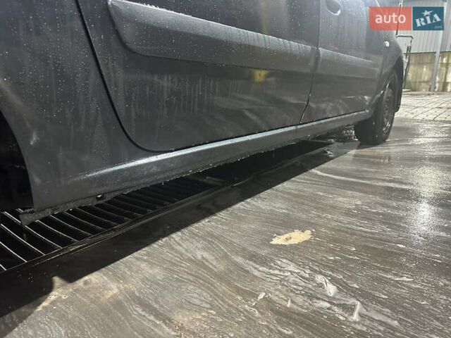 Синий Дачия Logan MCV, объемом двигателя 1.6 л и пробегом 333 тыс. км за 2950 $, фото 4 на Automoto.ua