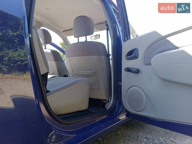 Синий Дачия Logan MCV, объемом двигателя 1.6 л и пробегом 230 тыс. км за 4600 $, фото 19 на Automoto.ua