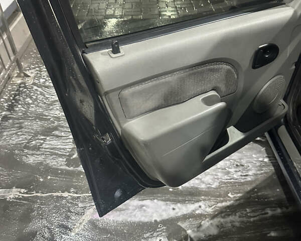 Синий Дачия Logan MCV, объемом двигателя 1.6 л и пробегом 333 тыс. км за 2950 $, фото 7 на Automoto.ua