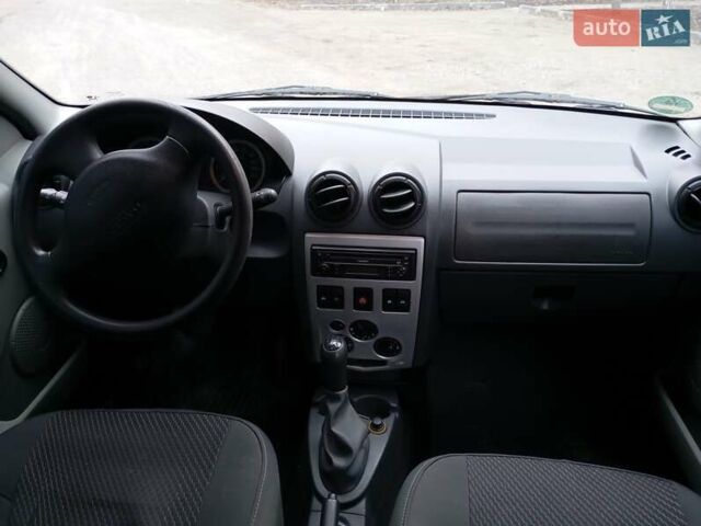 Синий Дачия Logan MCV, объемом двигателя 1.6 л и пробегом 258 тыс. км за 3850 $, фото 13 на Automoto.ua