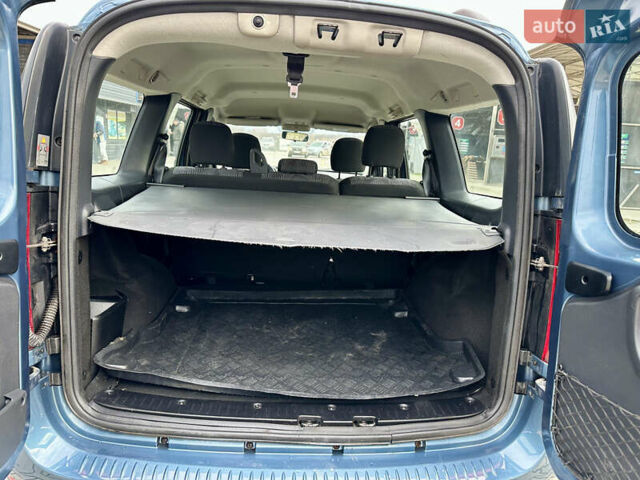 Синий Дачия Logan MCV, объемом двигателя 1.6 л и пробегом 277 тыс. км за 5300 $, фото 13 на Automoto.ua