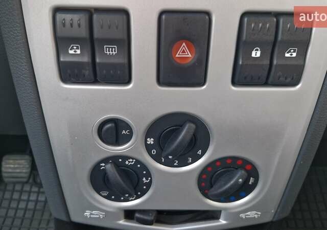 Синій Дачія Logan MCV, об'ємом двигуна 1.6 л та пробігом 150 тис. км за 5850 $, фото 32 на Automoto.ua