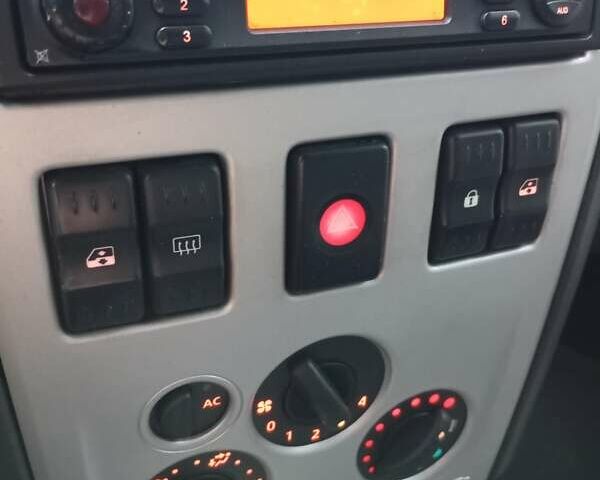 Синий Дачия Logan MCV, объемом двигателя 1.6 л и пробегом 258 тыс. км за 3850 $, фото 15 на Automoto.ua