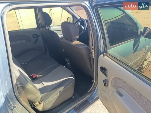 Синий Дачия Logan MCV, объемом двигателя 1.5 л и пробегом 247 тыс. км за 4200 $, фото 13 на Automoto.ua