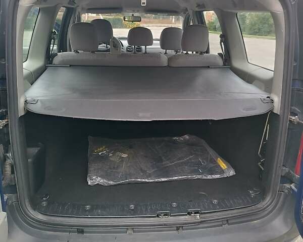 Синий Дачия Logan MCV, объемом двигателя 1.6 л и пробегом 211 тыс. км за 5650 $, фото 11 на Automoto.ua