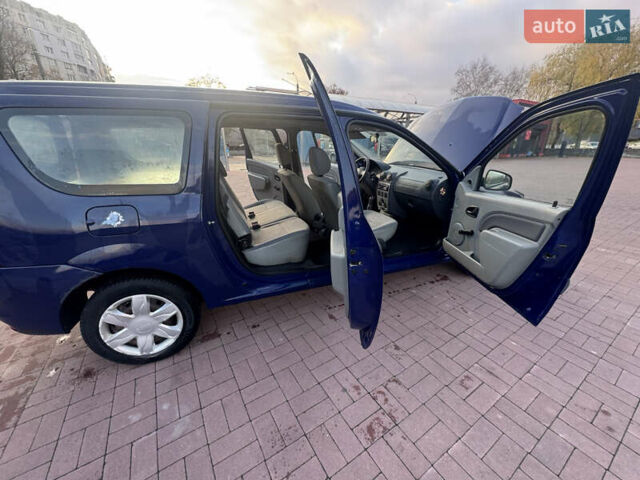 Синій Дачія Logan MCV, об'ємом двигуна 1.4 л та пробігом 185 тис. км за 3999 $, фото 15 на Automoto.ua