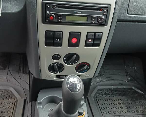 Синій Дачія Logan MCV, об'ємом двигуна 1.6 л та пробігом 188 тис. км за 5499 $, фото 8 на Automoto.ua