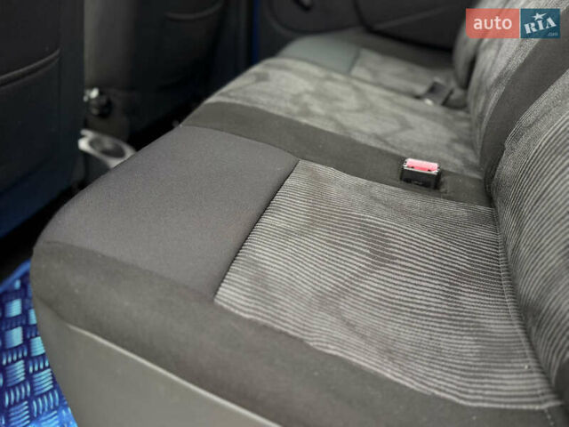 Синий Дачия Logan MCV, объемом двигателя 1.6 л и пробегом 200 тыс. км за 6400 $, фото 72 на Automoto.ua