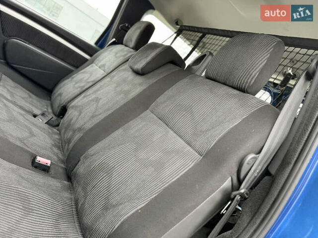 Синий Дачия Logan MCV, объемом двигателя 1.6 л и пробегом 200 тыс. км за 6400 $, фото 71 на Automoto.ua