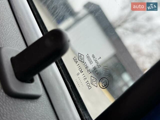 Синий Дачия Logan MCV, объемом двигателя 1.6 л и пробегом 200 тыс. км за 6400 $, фото 111 на Automoto.ua