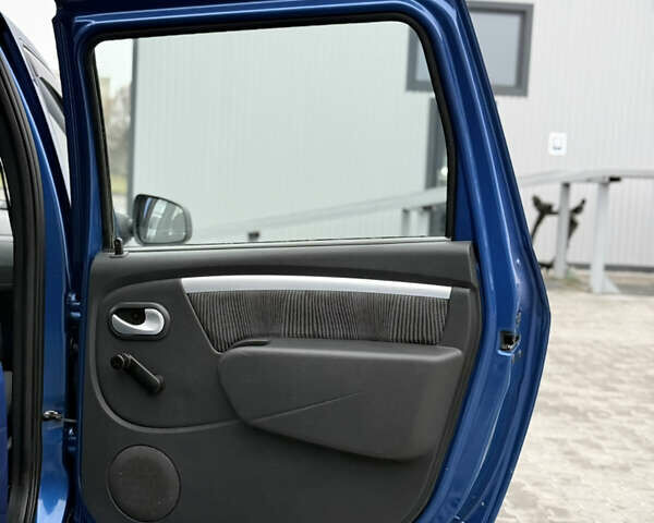 Синий Дачия Logan MCV, объемом двигателя 1.6 л и пробегом 200 тыс. км за 6400 $, фото 80 на Automoto.ua