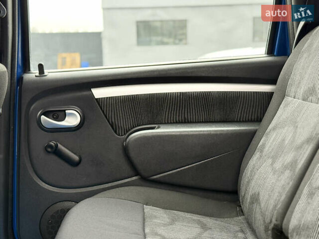 Синий Дачия Logan MCV, объемом двигателя 1.6 л и пробегом 200 тыс. км за 6400 $, фото 74 на Automoto.ua