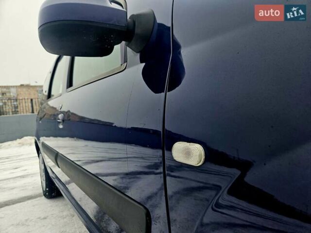 Синий Дачия Logan MCV, объемом двигателя 1.6 л и пробегом 194 тыс. км за 5900 $, фото 39 на Automoto.ua